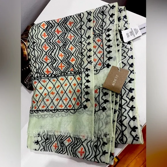 🆕J. Crew Geometric Print Scarf in Mint, Peach, and Navy - Picture 1 of 5